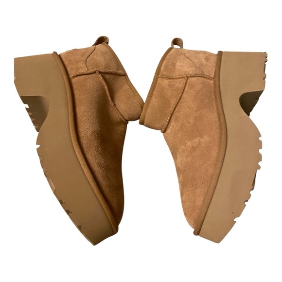 UGG CLASSIC CHESTNUT ULTRA MINI NEW HEIGHTS BOOTS Sz 10 NEW - Picture 2 of 3